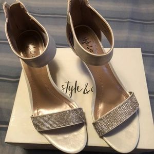 Style & Co white/silver heels